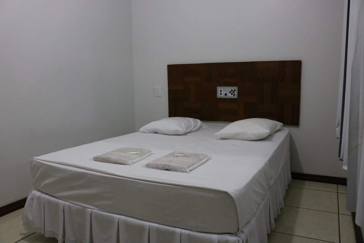 Hotel Beira Rio Teófilo Otoni Buitenkant foto