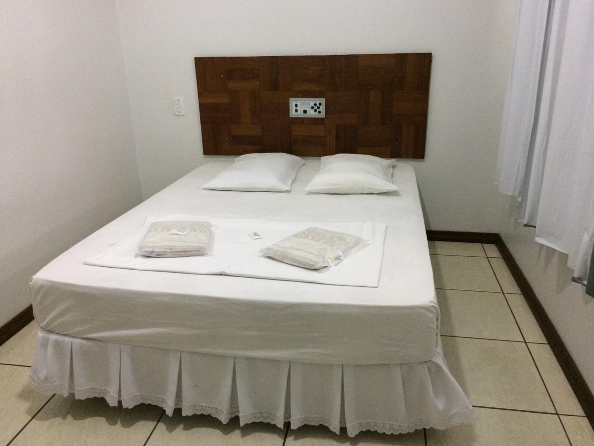 Hotel Beira Rio Teófilo Otoni Buitenkant foto
